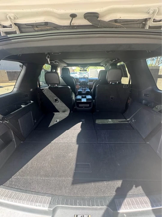 2023 Lincoln Navigator 4th Gen - Image 11 of 13