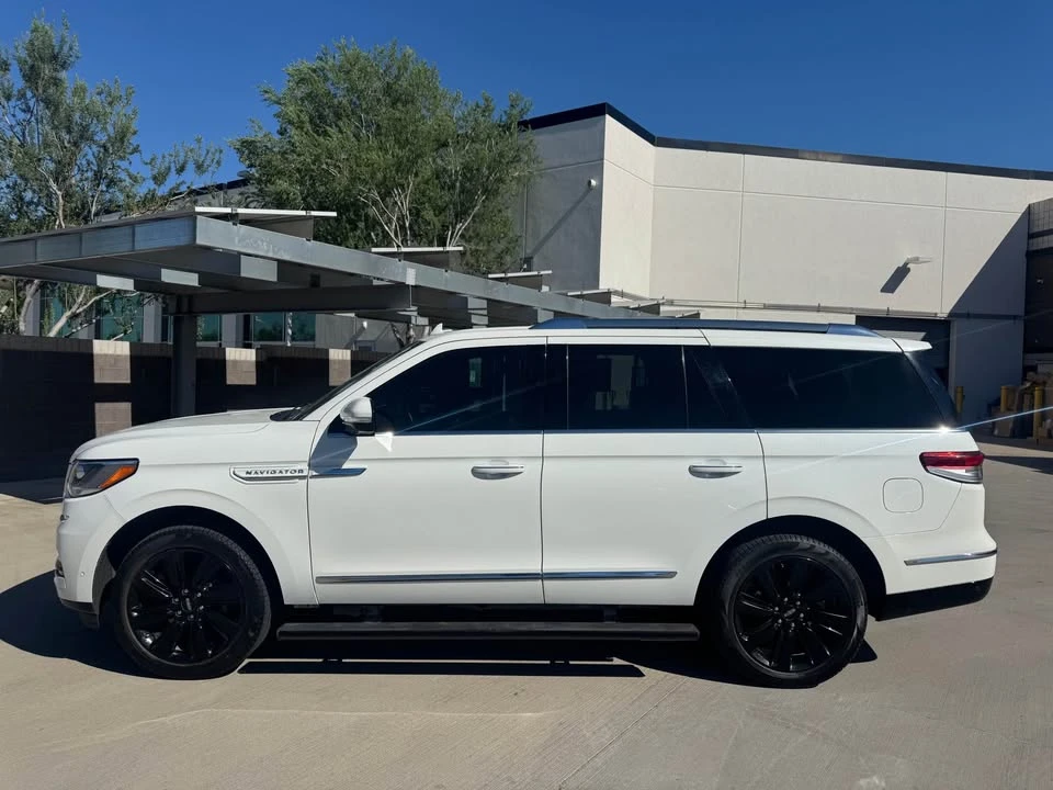 2023 Lincoln Navigator 4th Gen - Image 2 of 13