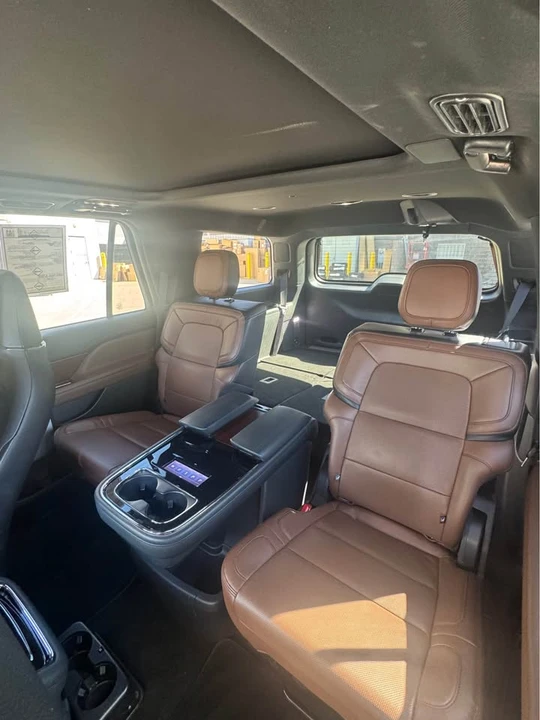 2023 Lincoln Navigator 4th Gen - Image 9 of 13