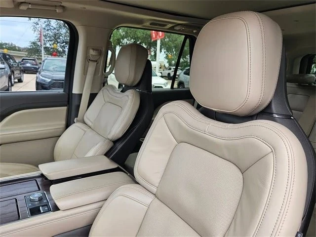 2023 Lincoln Navigator 4th Gen - Image 13 of 20