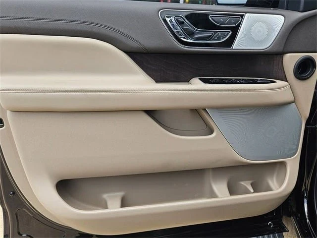 2023 Lincoln Navigator 4th Gen - Image 11 of 20