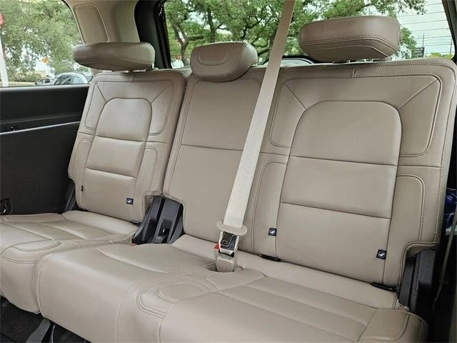 2023 Lincoln Navigator 4th Gen - Image 14 of 20