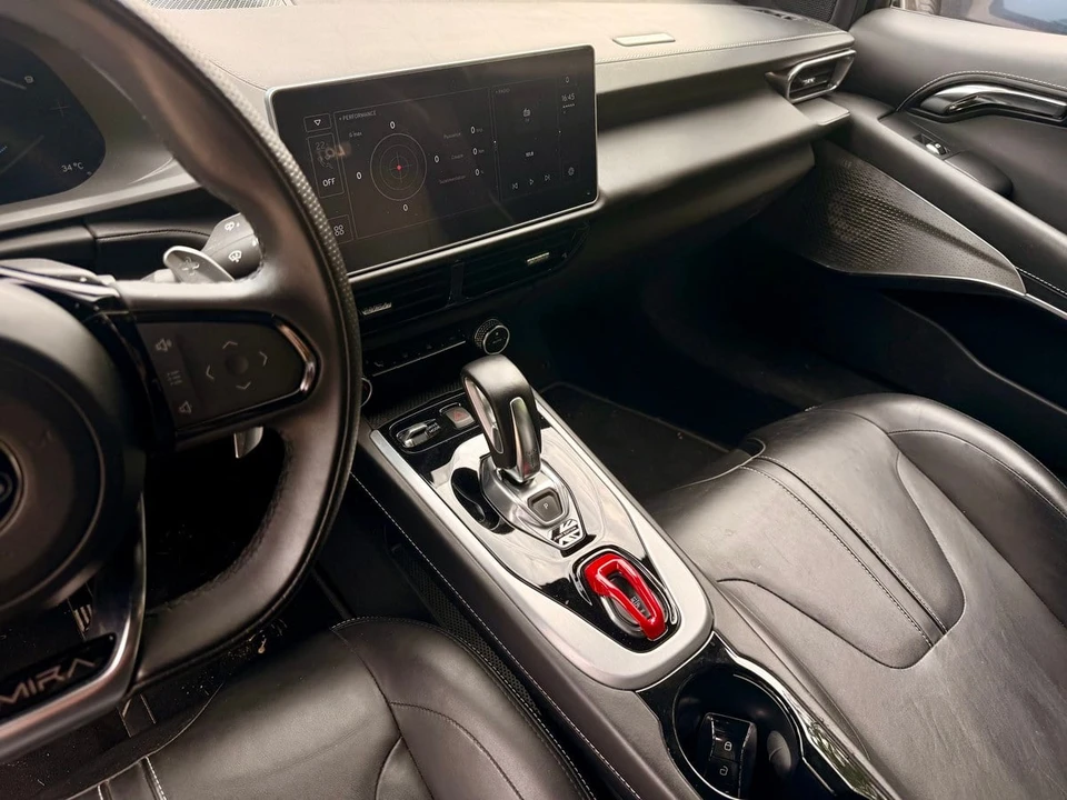 2023 Lotus Emira - Image 19 of 31