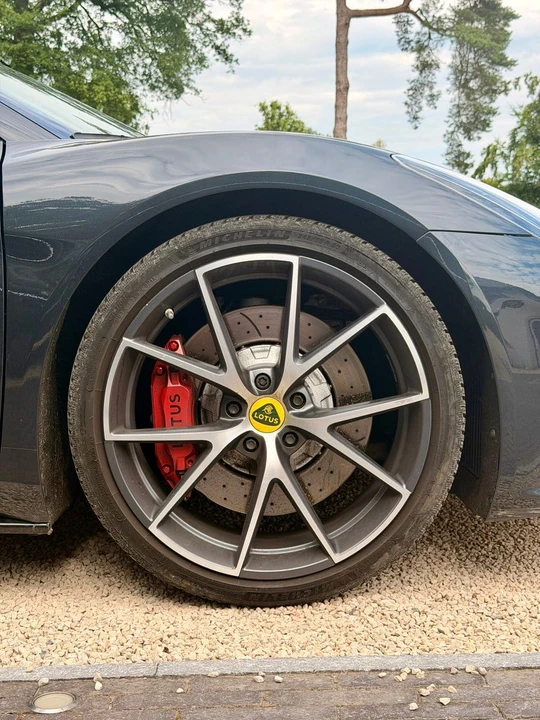 2023 Lotus Emira - Image 13 of 31