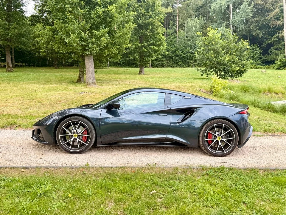 2023 Lotus Emira - Image 5 of 31