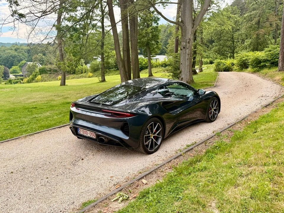 2023 Lotus Emira - Image 8 of 31