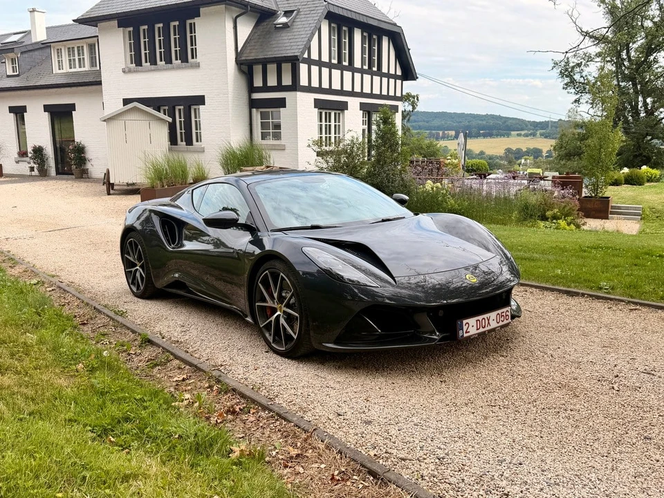 2023 Lotus Emira - Image 10 of 31