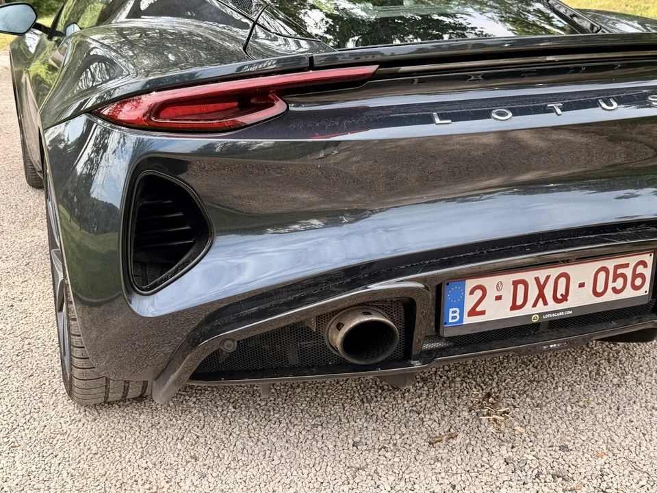2023 Lotus Emira - Image 29 of 31