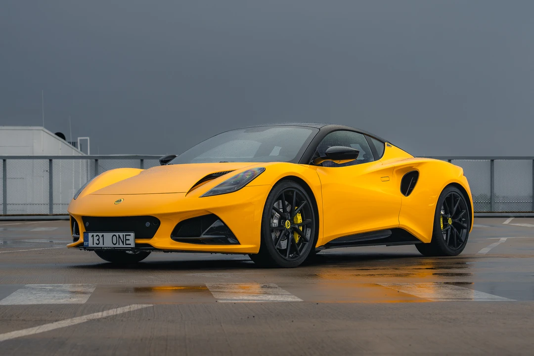 2023 Lotus Emira - Image 8 of 31