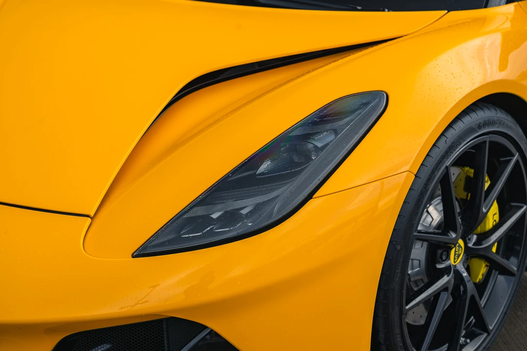 2023 Lotus Emira - Image 12 of 31