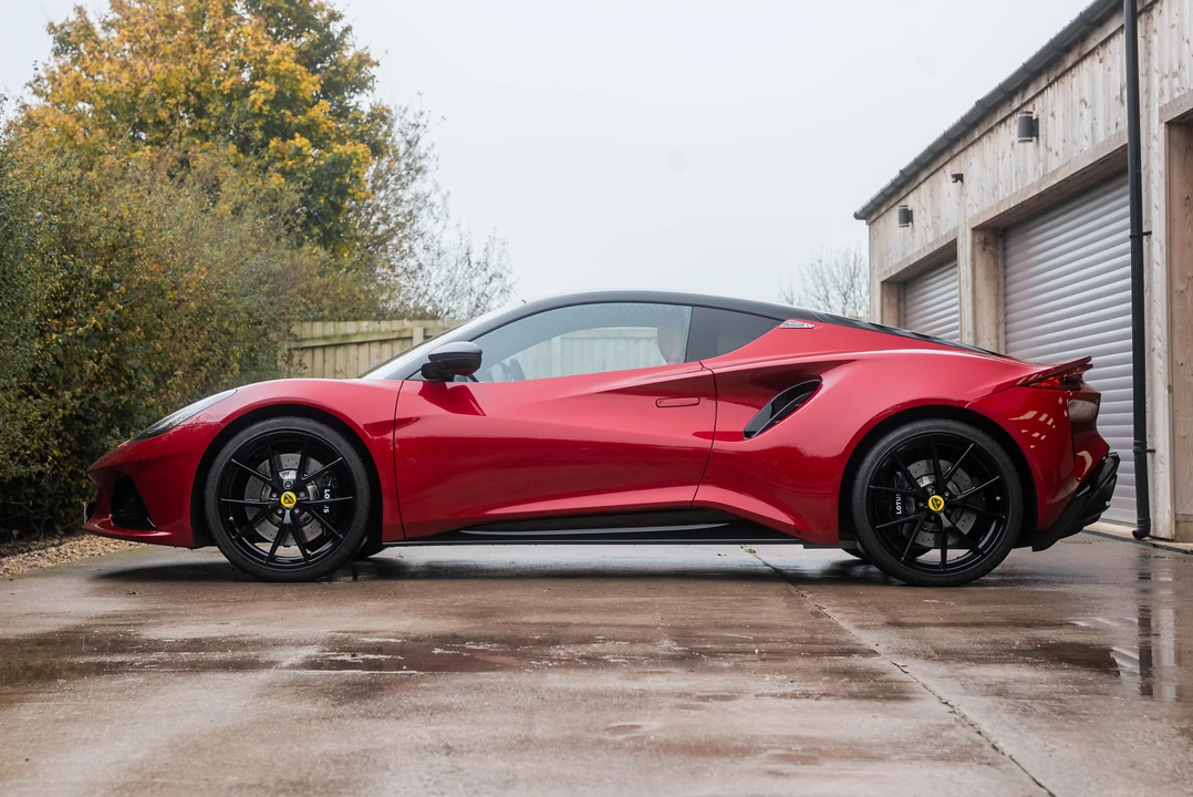 2023 Lotus Emira - Image 4 of 31