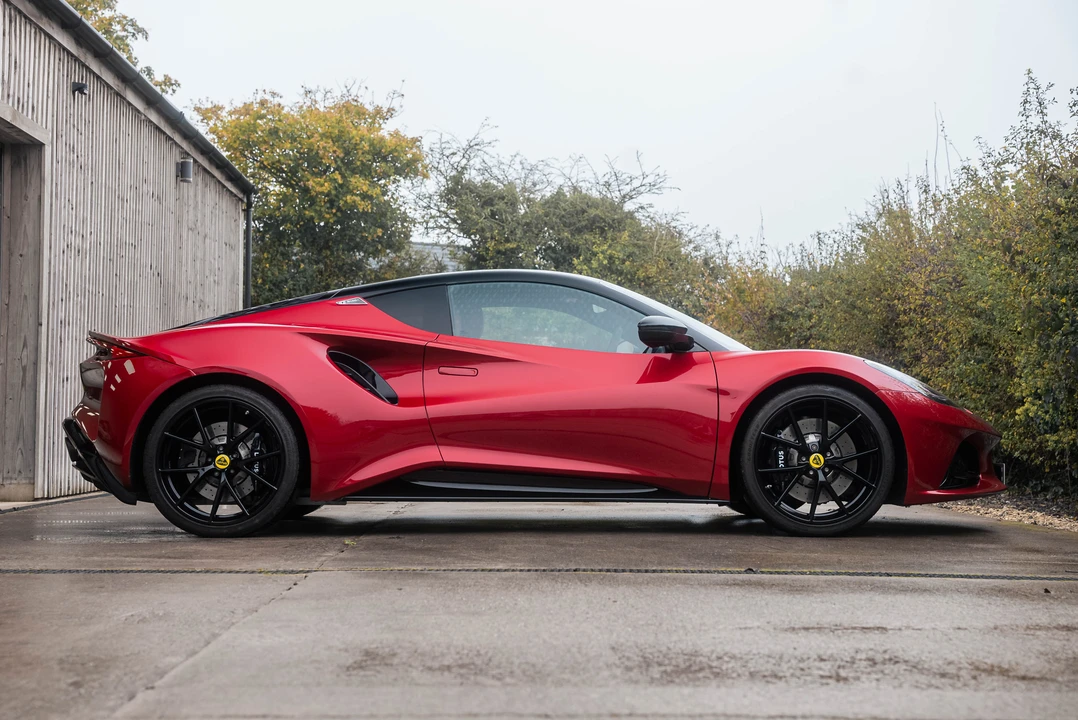 2023 Lotus Emira - Image 8 of 31