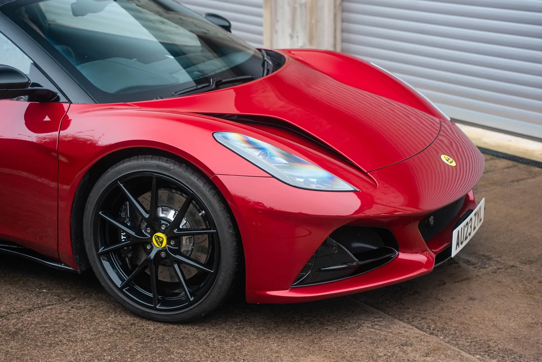 2023 Lotus Emira - Image 21 of 31