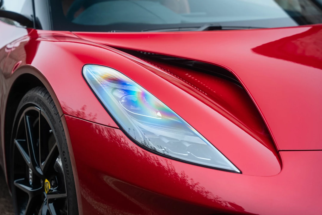 2023 Lotus Emira - Image 25 of 31
