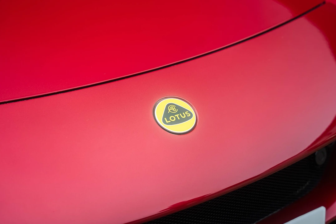 2023 Lotus Emira - Image 28 of 31