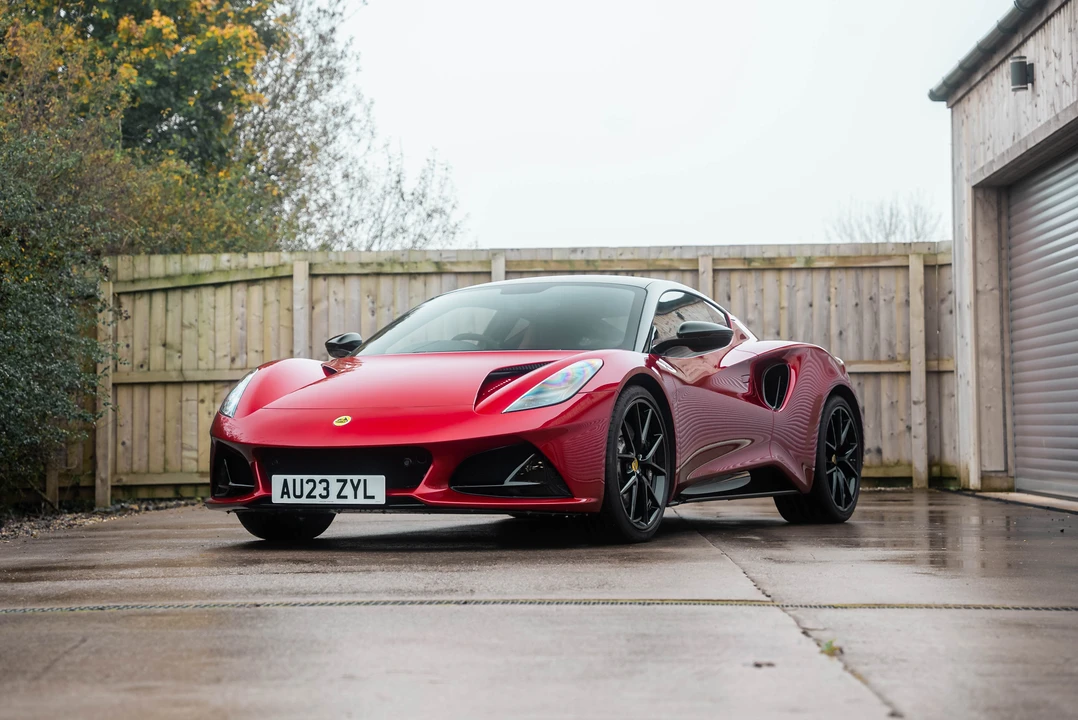 2023 Lotus Emira - Image 16 of 31