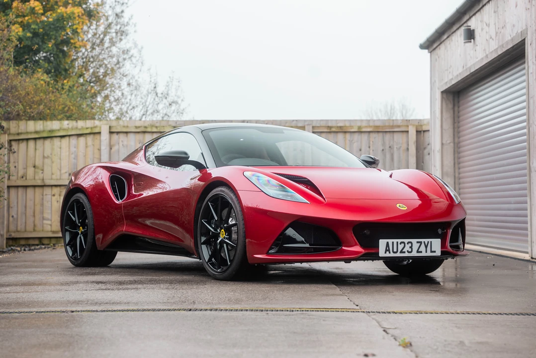 2023 Lotus Emira - Image 17 of 31