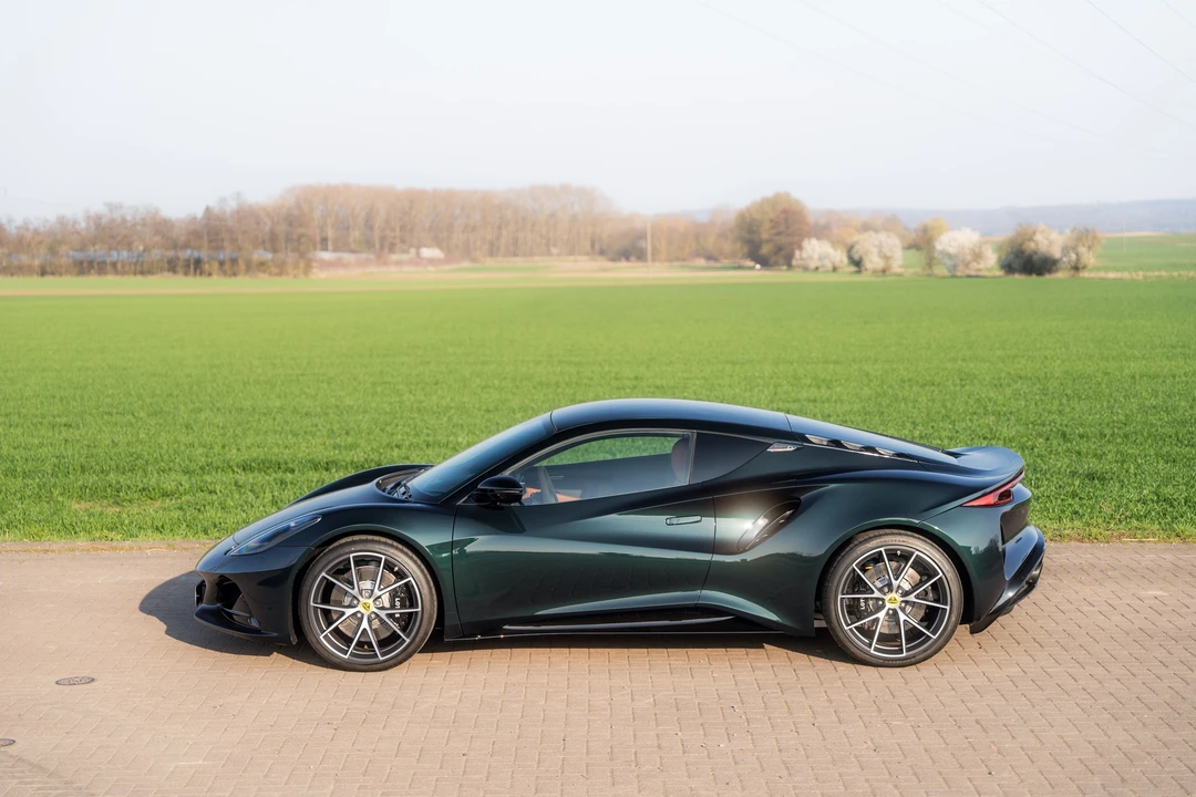 2023 Lotus Emira - Image 4 of 31