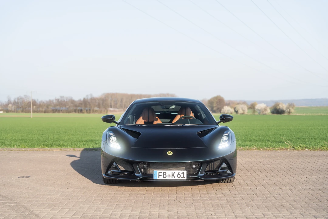 2023 Lotus Emira - Image 2 of 31
