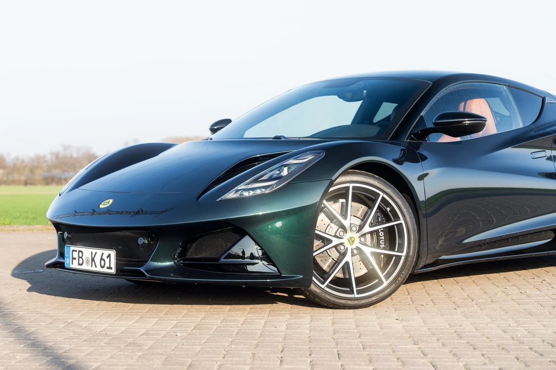 2023 Lotus Emira - Image 10 of 31