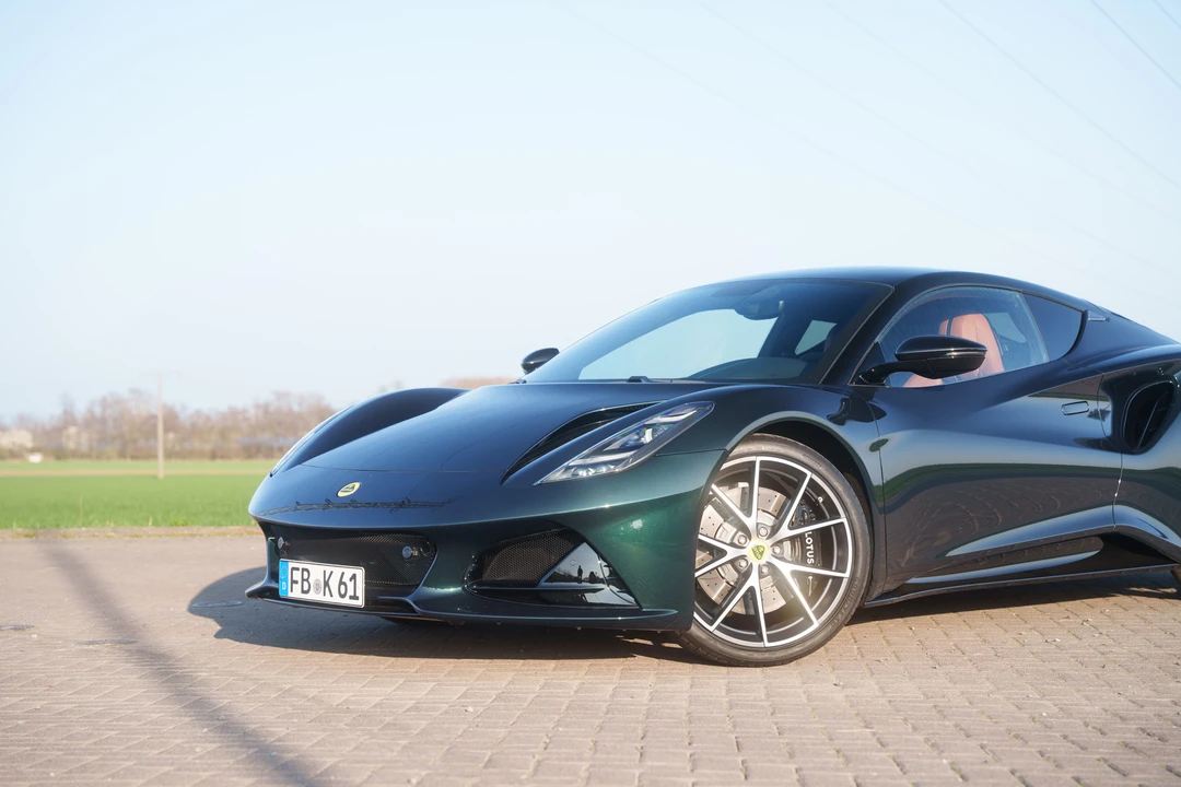 2023 Lotus Emira - Image 11 of 31