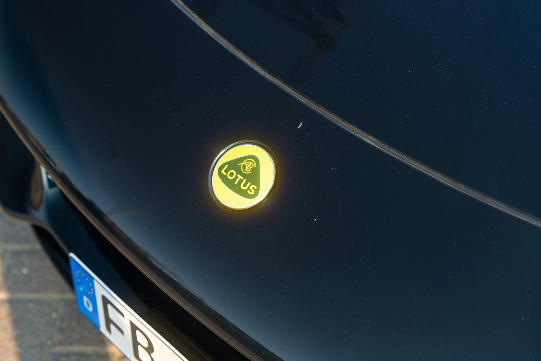 2023 Lotus Emira - Image 18 of 31