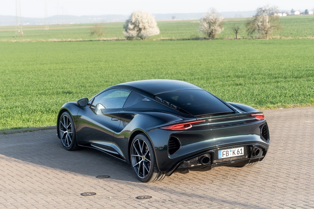 2023 Lotus Emira - Image 5 of 31