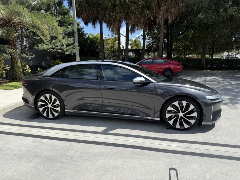 2023 Lucid Air - Image 10 of 21