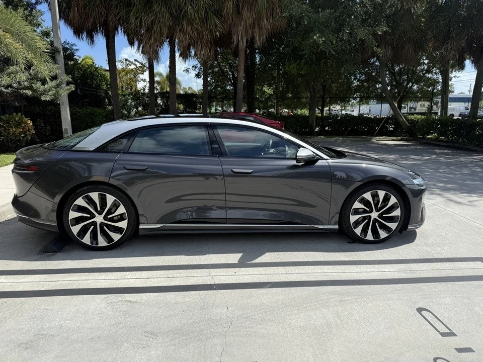 2023 Lucid Air - Image 11 of 21