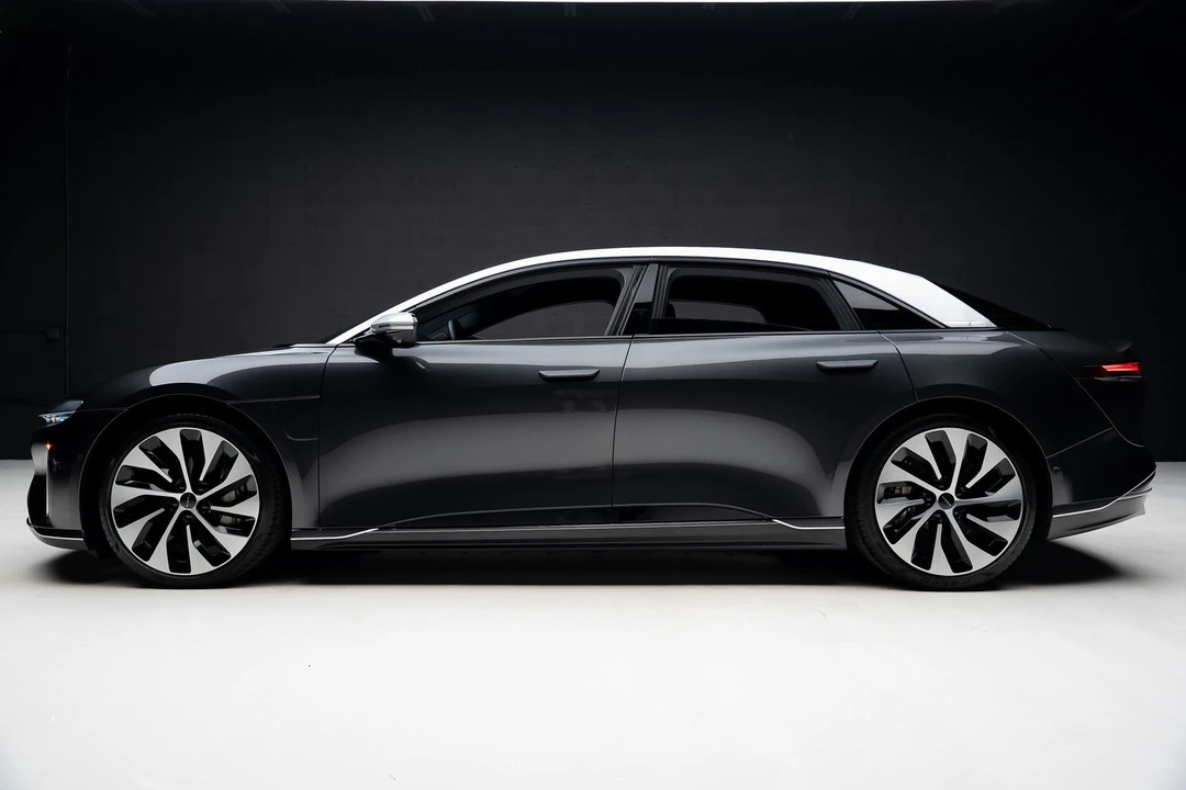 2023 Lucid Air - Image 18 of 21