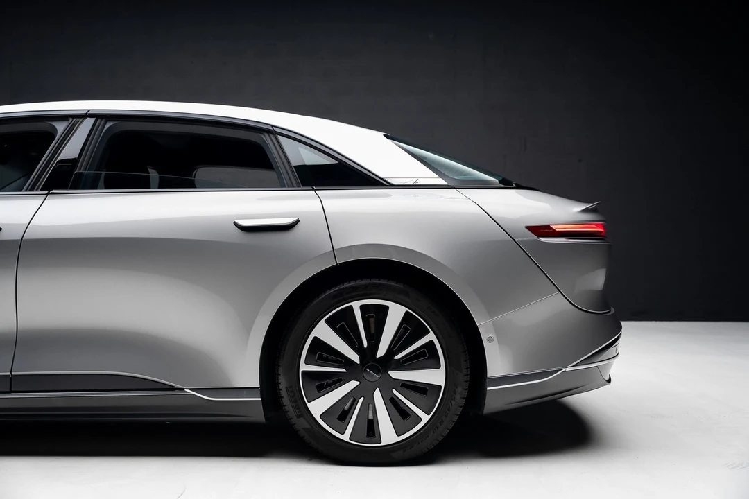 2023 Lucid Air - Image 20 of 21