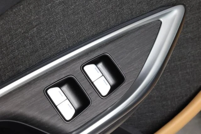 2023 Lucid Air - Image 11 of 12