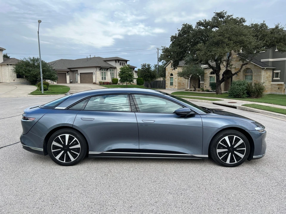 2023 Lucid Air - Image 17 of 31