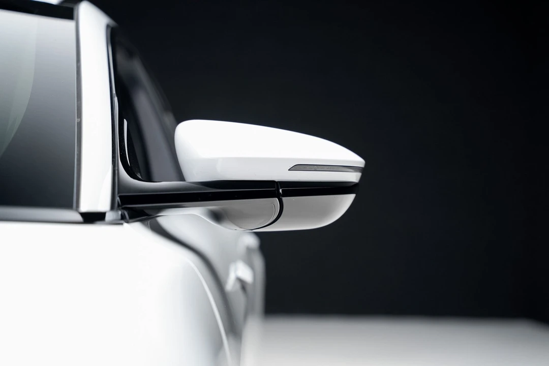 2023 Lucid Air - Image 14 of 21