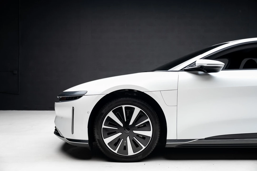 2023 Lucid Air - Image 17 of 21