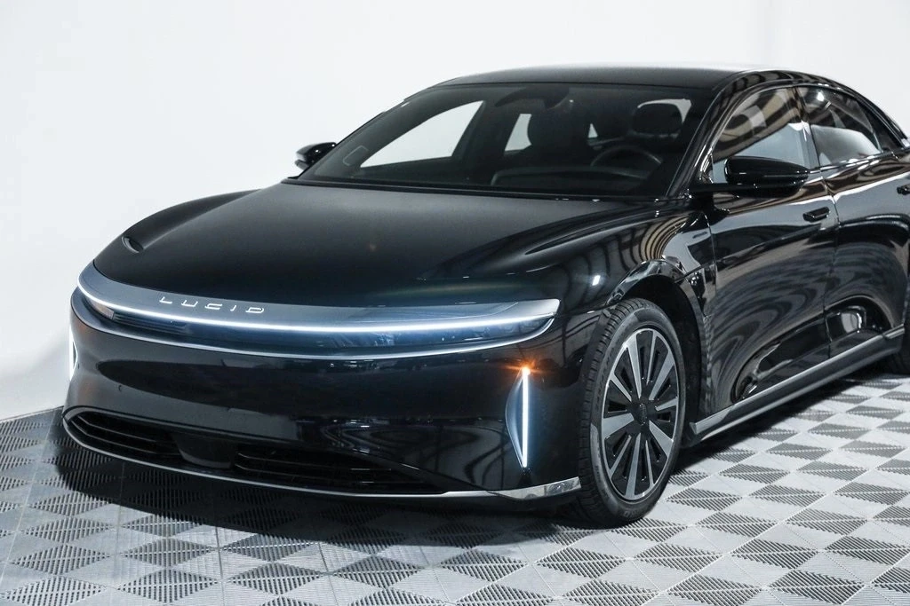 2023 Lucid Air - Image 18 of 21