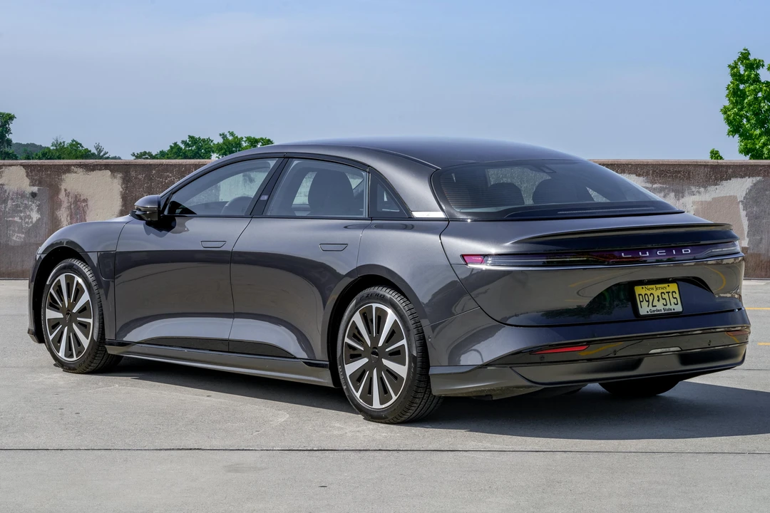 2023 Lucid Air - Image 11 of 31