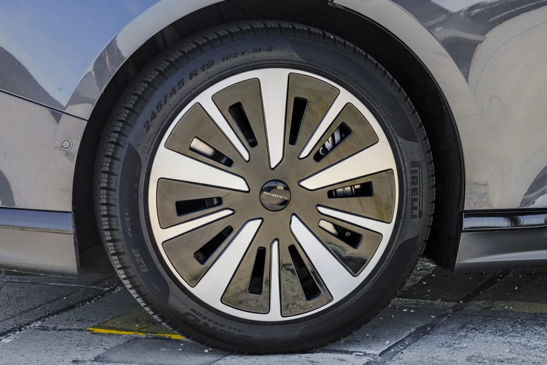 2023 Lucid Air - Image 26 of 31