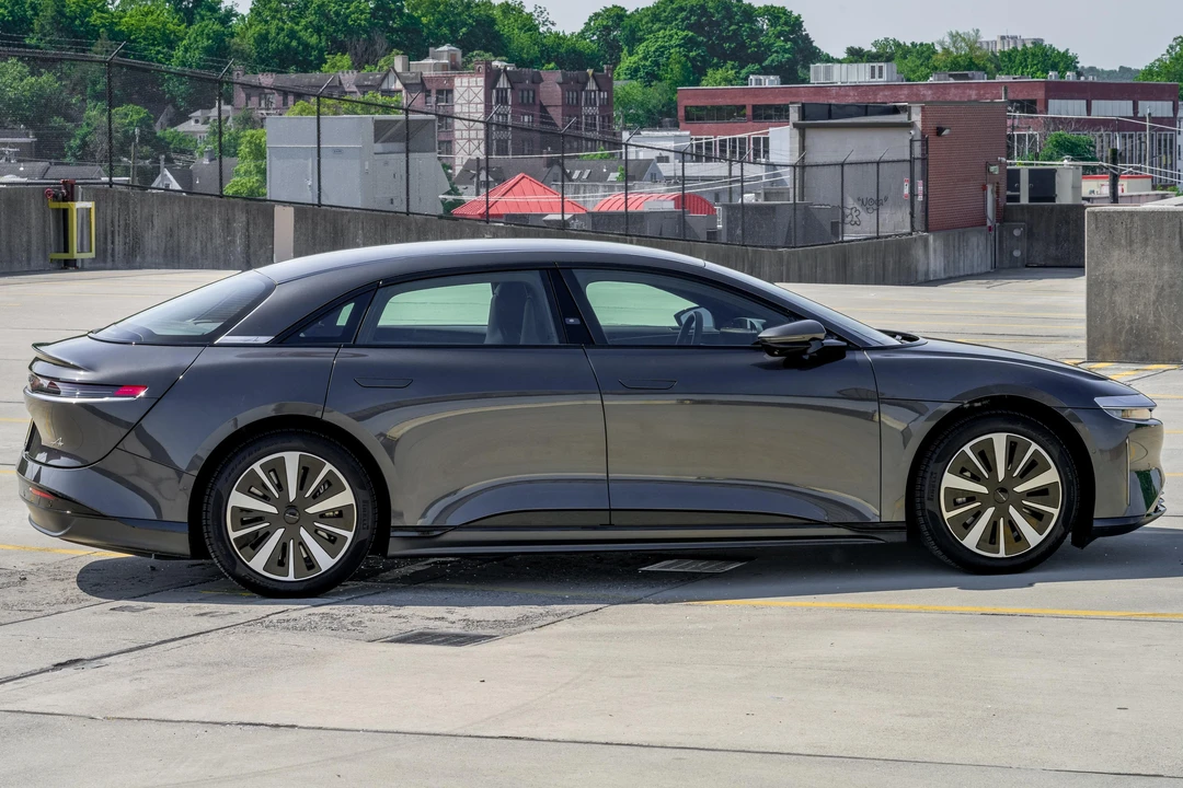 2023 Lucid Air - Image 3 of 31