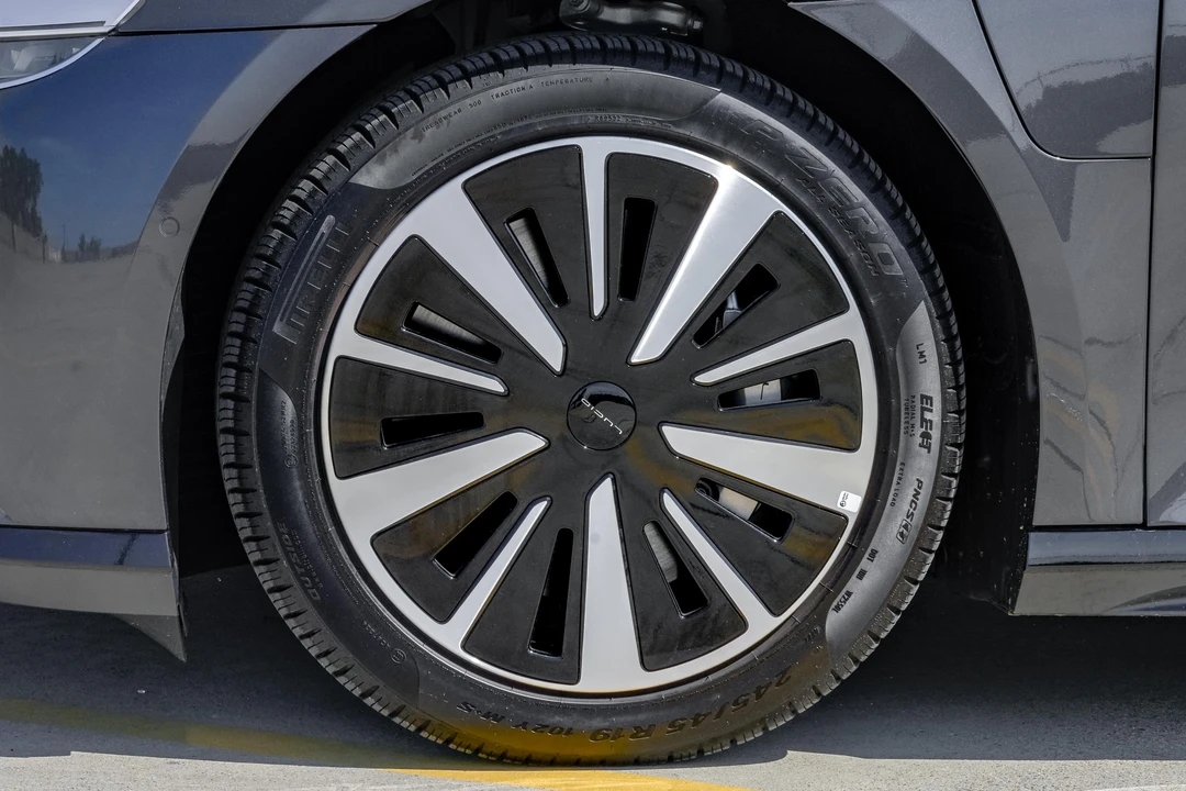 2023 Lucid Air - Image 24 of 31