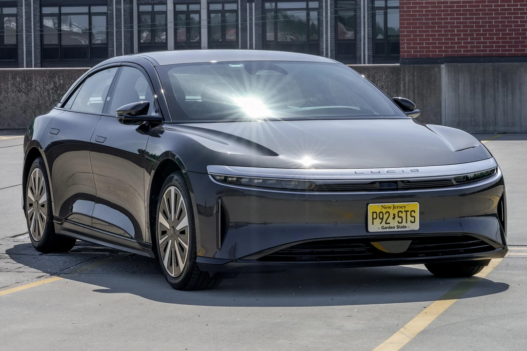 2023 Lucid Air - Image 16 of 31