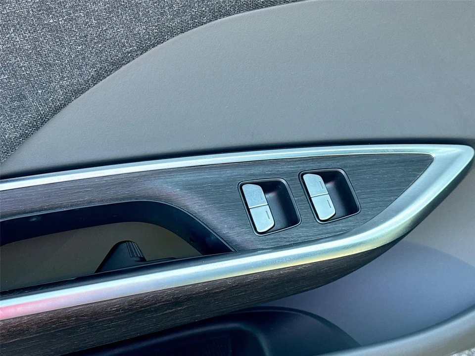 2023 Lucid Air - Image 17 of 21