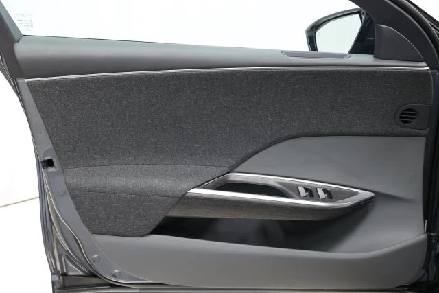 2023 Lucid Air - Image 11 of 12