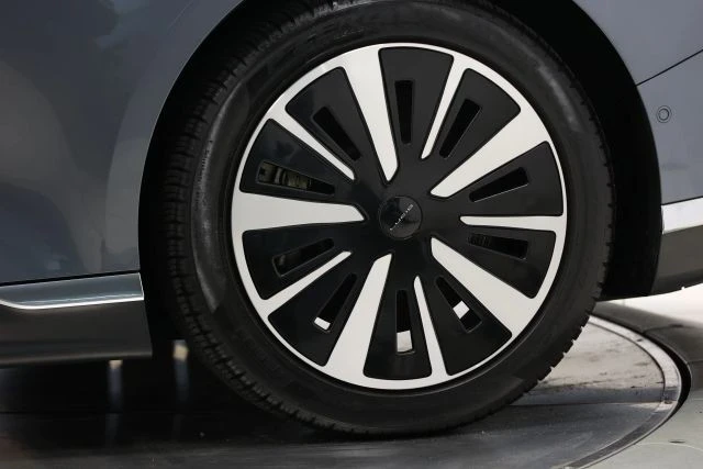 2023 Lucid Air - Image 10 of 12