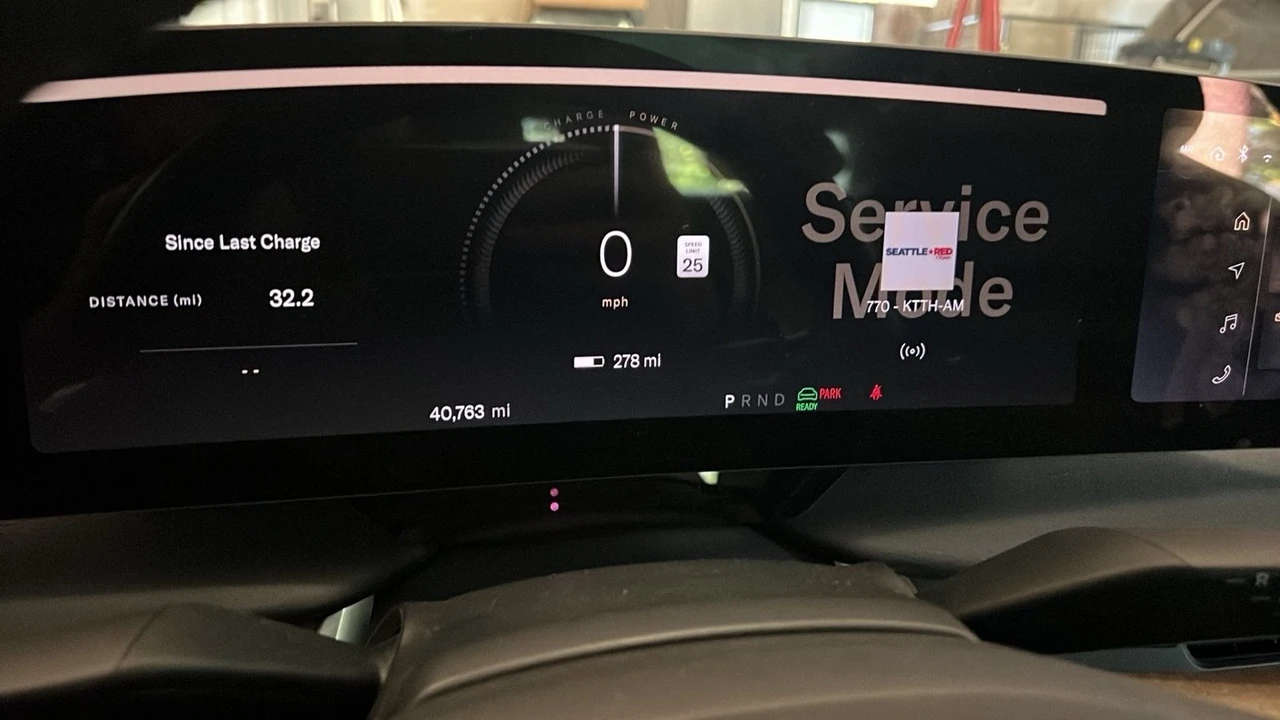 2023 Lucid Air - Image 12 of 15