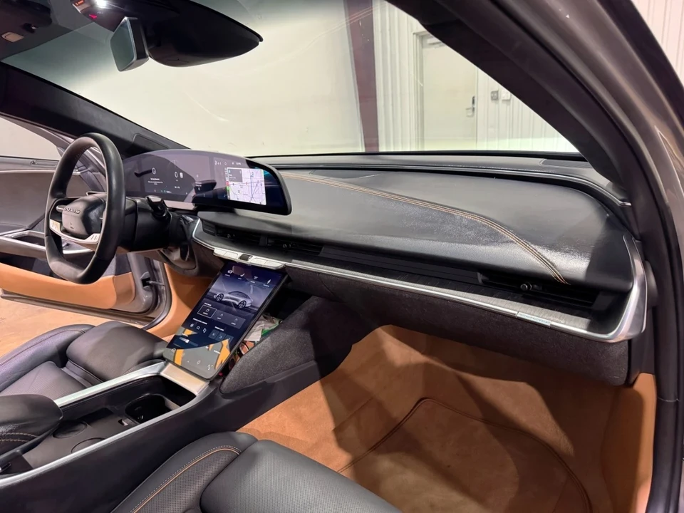 2023 Lucid Air - Image 10 of 12