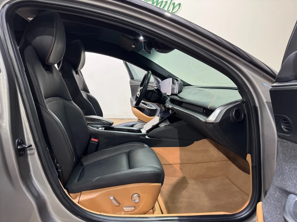 2023 Lucid Air - Image 12 of 12
