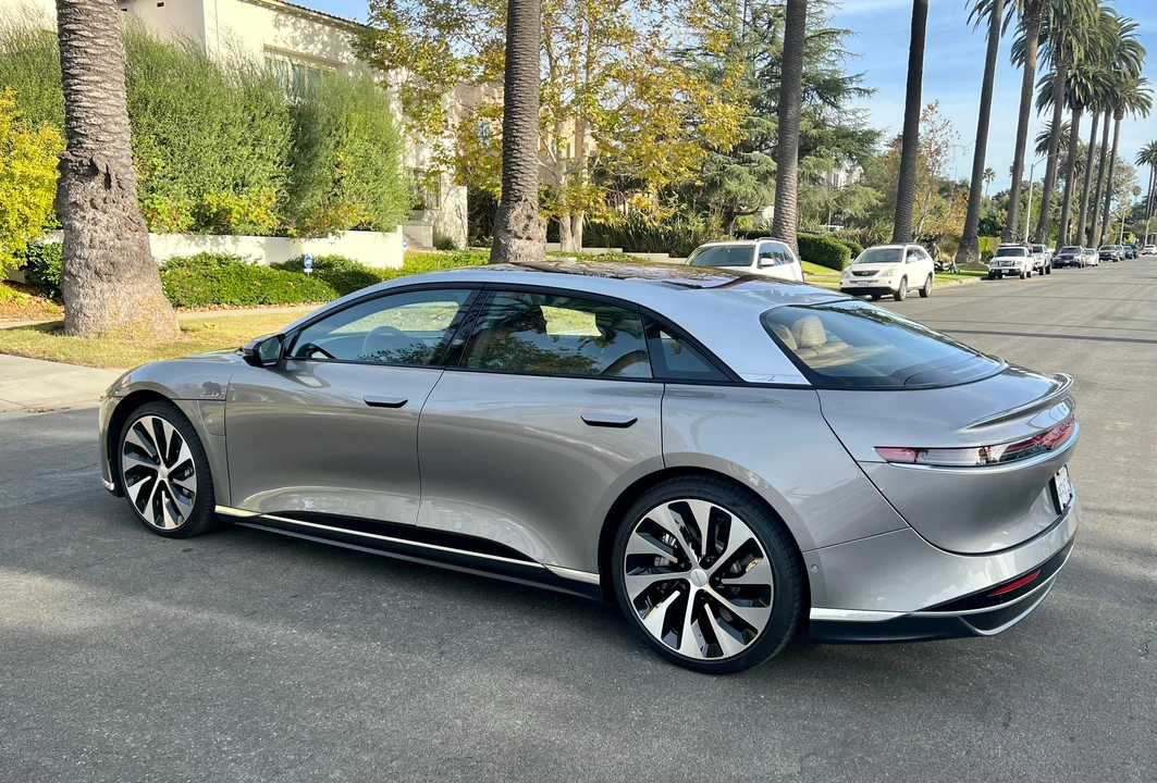 2023 Lucid Air - Image 10 of 31