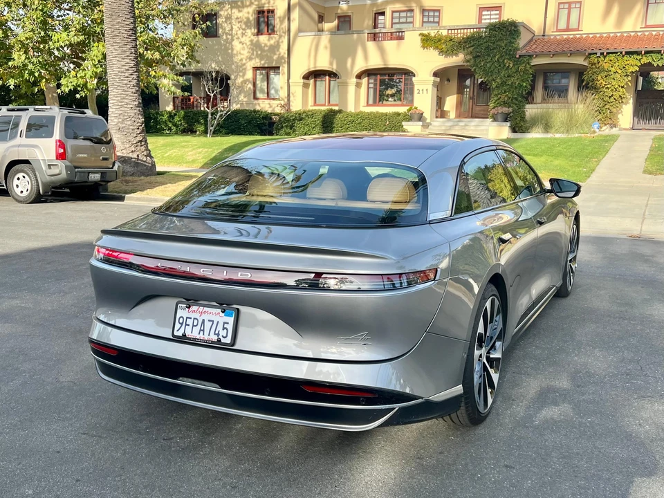 2023 Lucid Air - Image 17 of 31