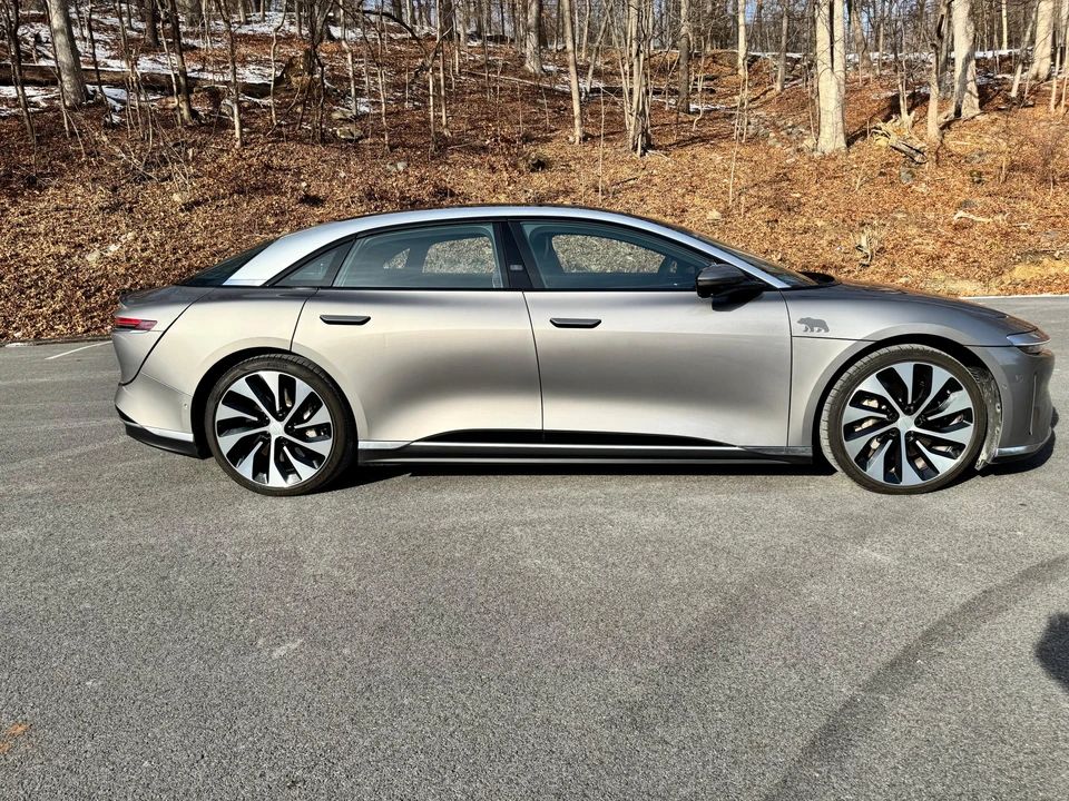 2023 Lucid Air - Image 15 of 31
